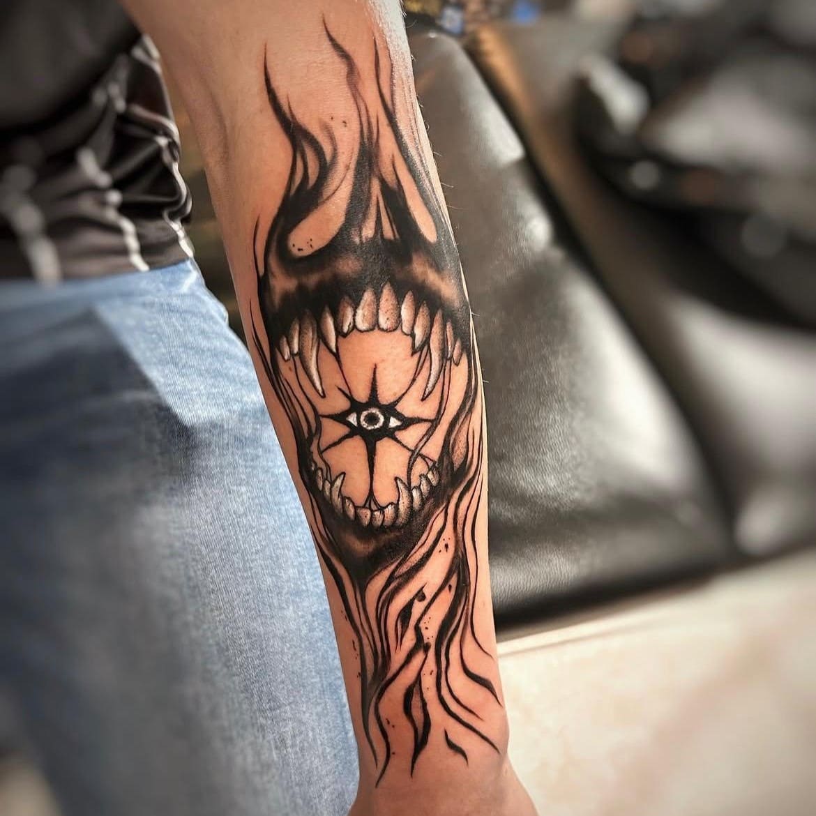 Tatouage d’une bouche, Darkrave