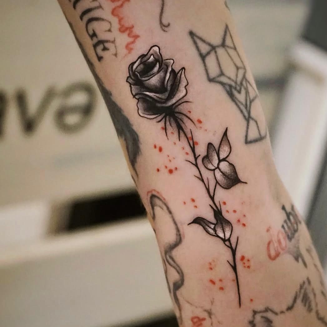 Tatouage d’une rose, Darkrave